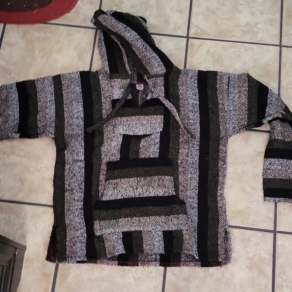Sweaters - Picture 5 of 7